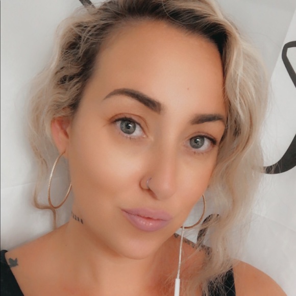 Meet your Posher, Candice - Picture 1 of 1